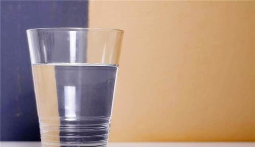 醉酒之后，喝白開水還是飲料醒酒快？今天來(lái)告訴各位答案
